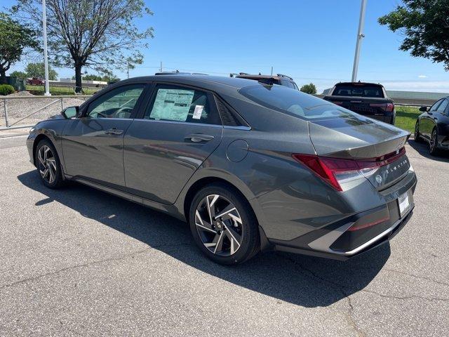 new 2024 Hyundai Elantra car, priced at $26,472