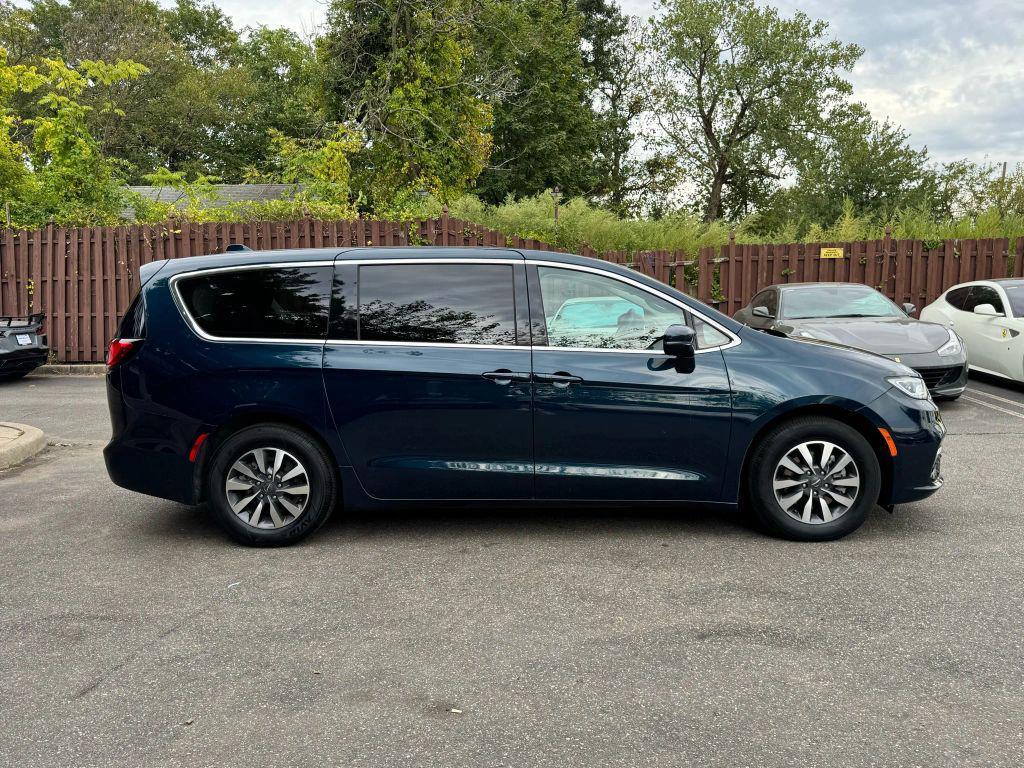 used 2022 Chrysler Pacifica Hybrid car, priced at $28,900