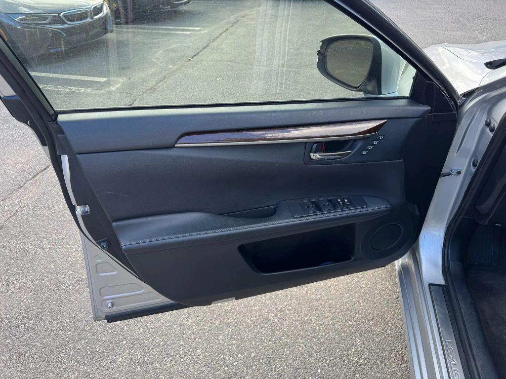 used 2013 Lexus ES 350 car, priced at $13,900