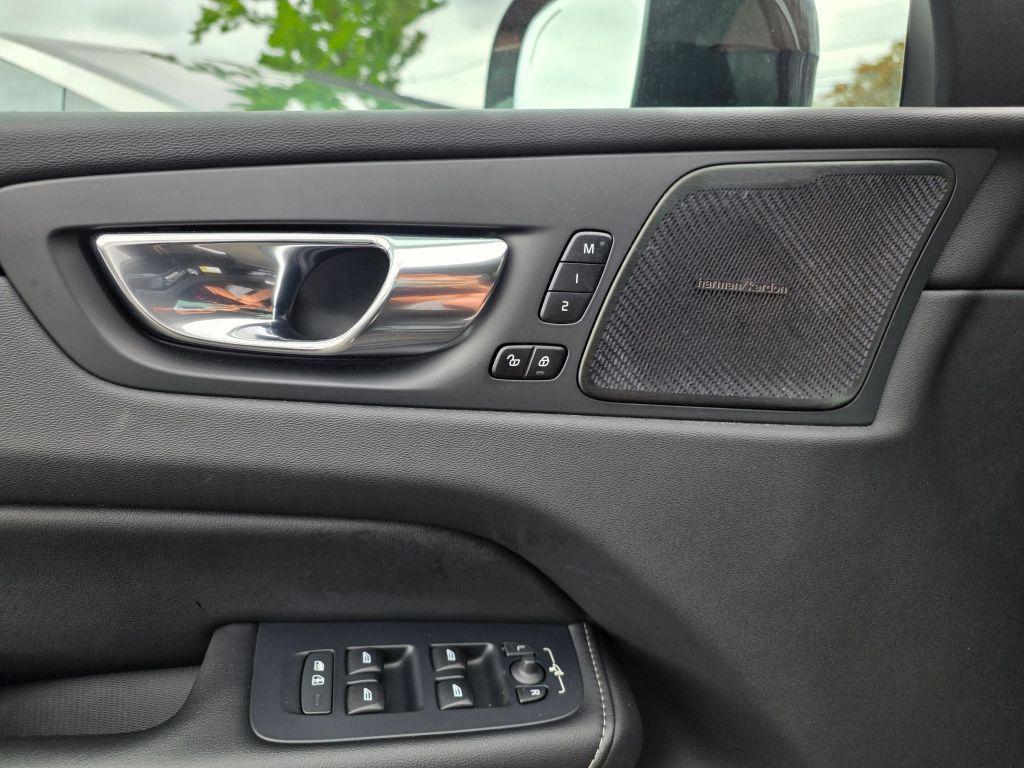 used 2021 Volvo XC60 Recharge Plug-In Hybrid car, priced at $35,900