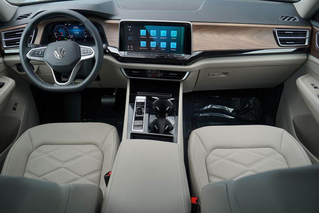new 2025 Volkswagen Atlas car, priced at $46,686