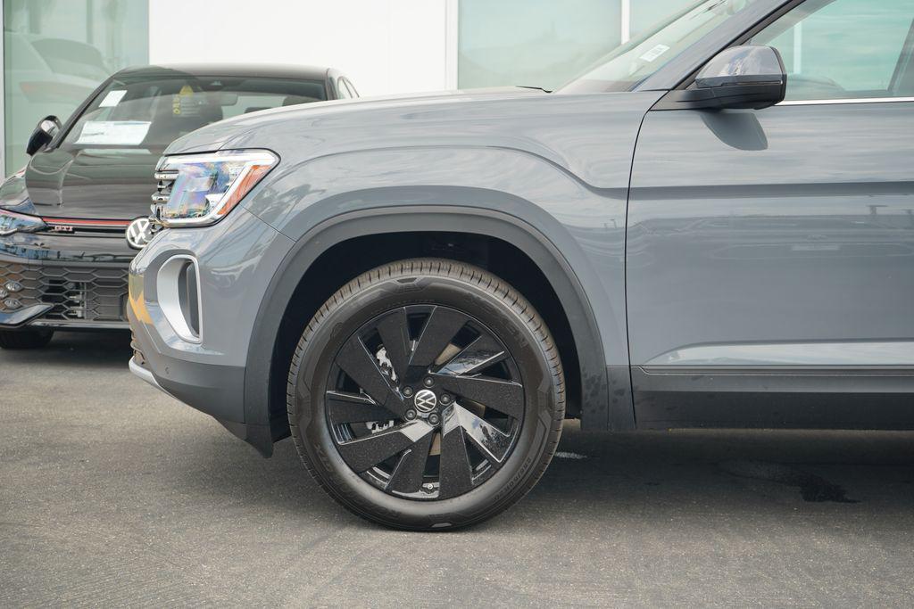 new 2025 Volkswagen Atlas car, priced at $46,686
