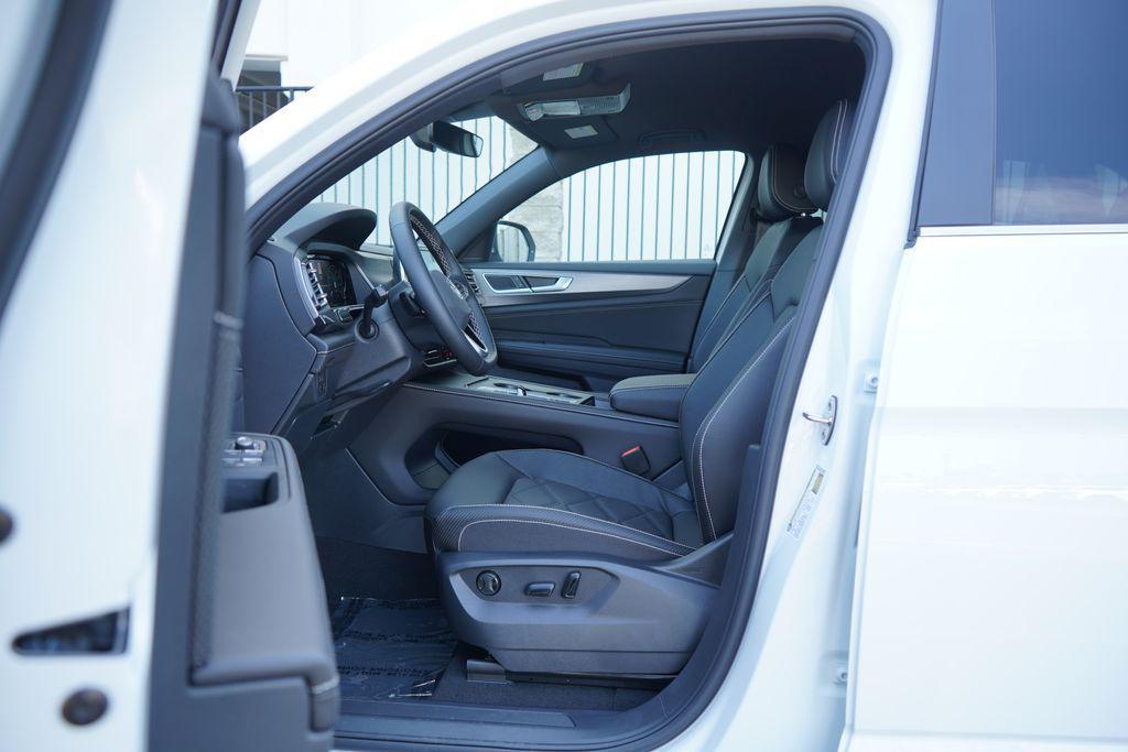 new 2025 Volkswagen Atlas Cross Sport car, priced at $39,773