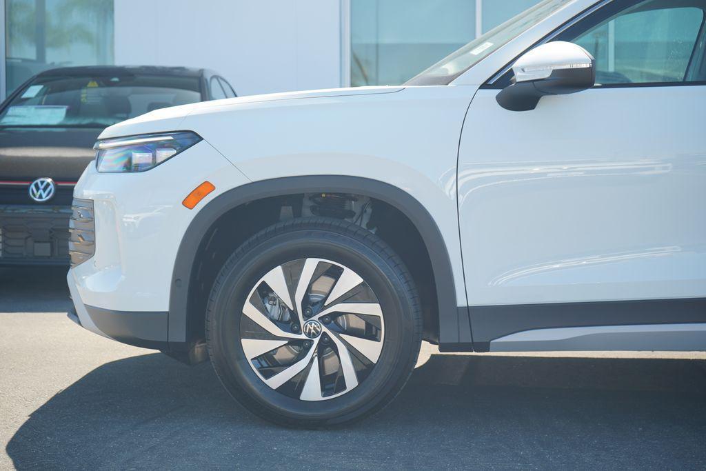 new 2025 Volkswagen Tiguan car, priced at $33,015