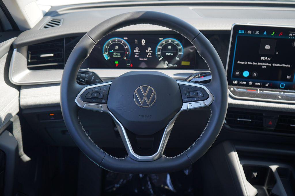 new 2025 Volkswagen Tiguan car, priced at $33,015