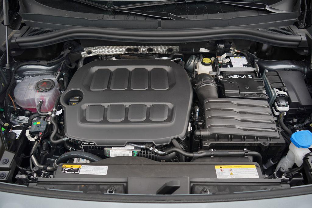 new 2025 Volkswagen Tiguan car, priced at $32,382