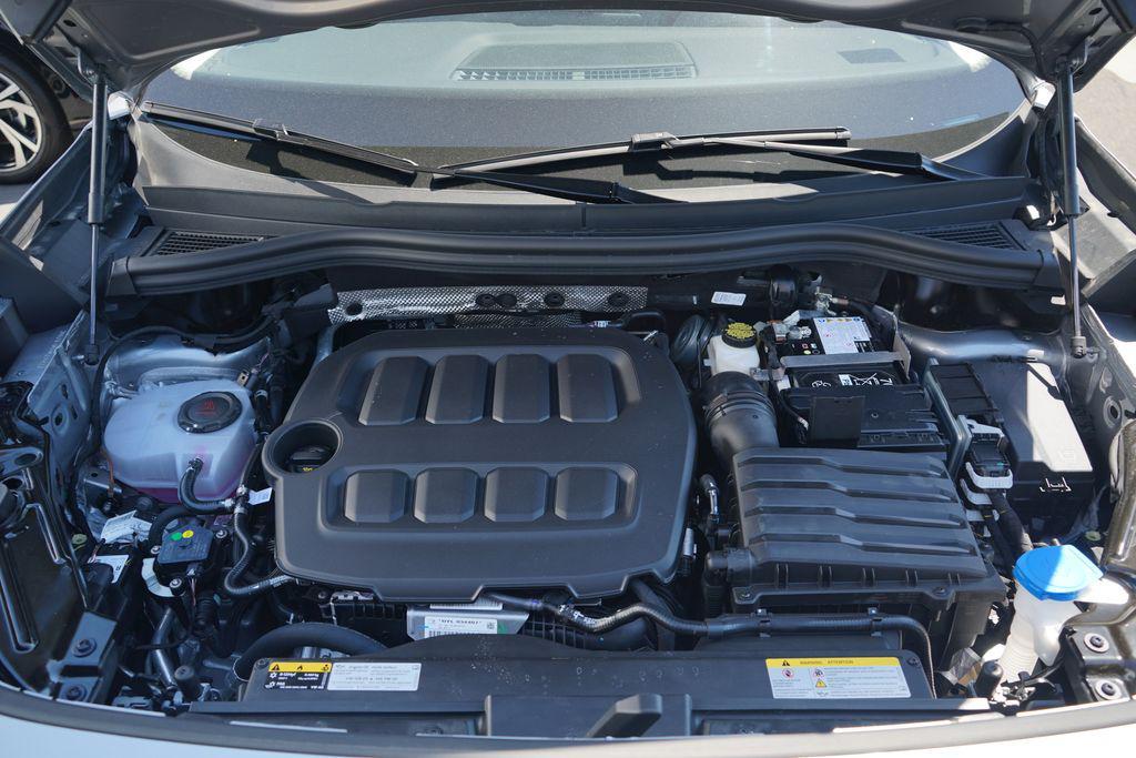 new 2025 Volkswagen Tiguan car, priced at $32,576