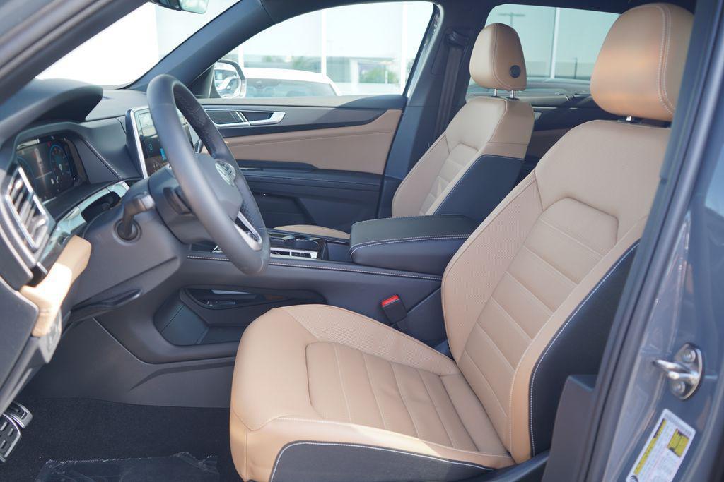 new 2026 Volkswagen Atlas Cross Sport car, priced at $53,181