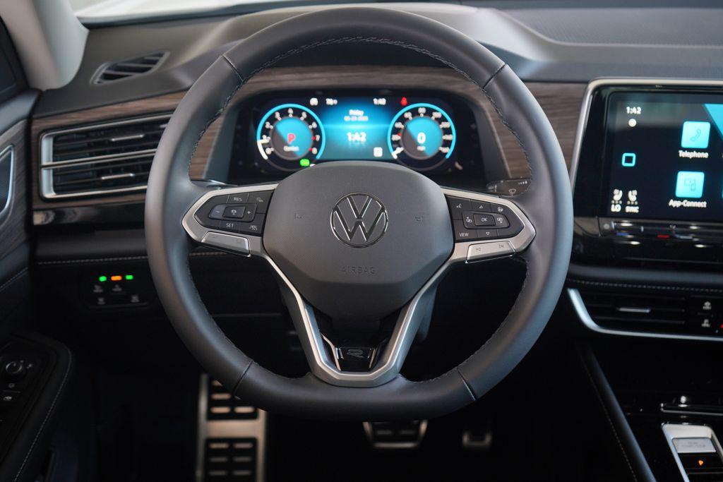 new 2025 Volkswagen Atlas car, priced at $57,516