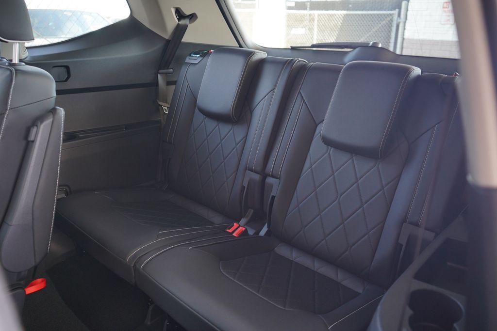 new 2025 Volkswagen Atlas car, priced at $57,516