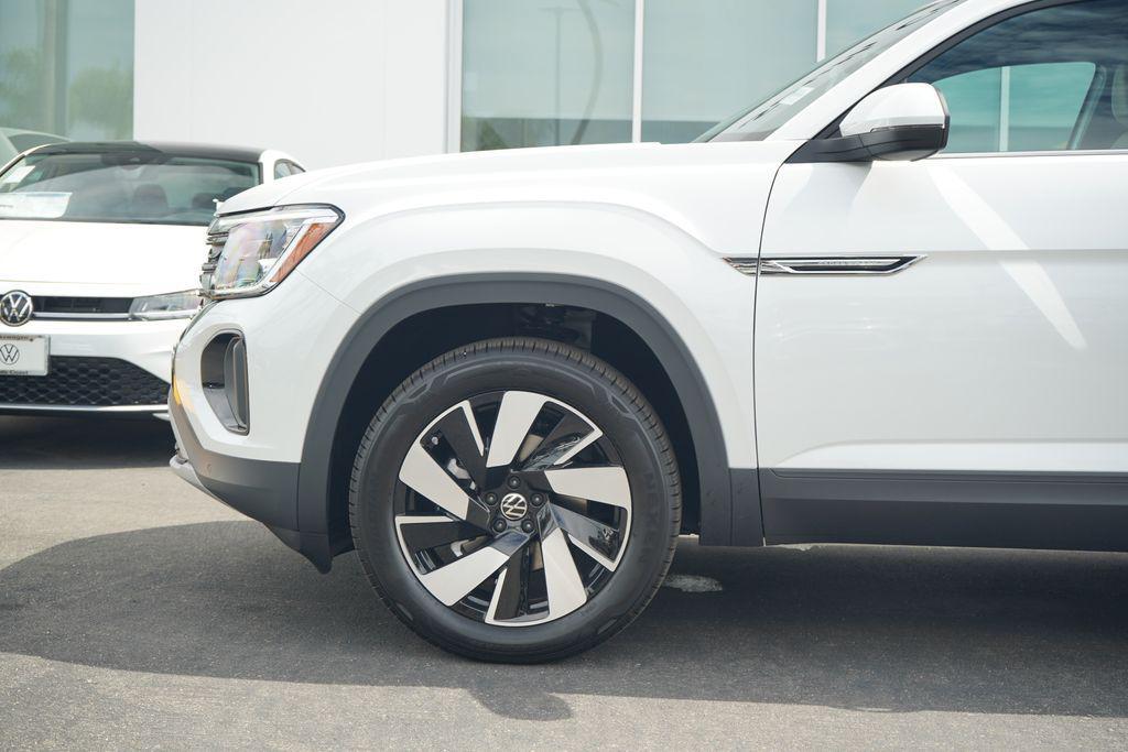 new 2026 Volkswagen Atlas Cross Sport car, priced at $45,549