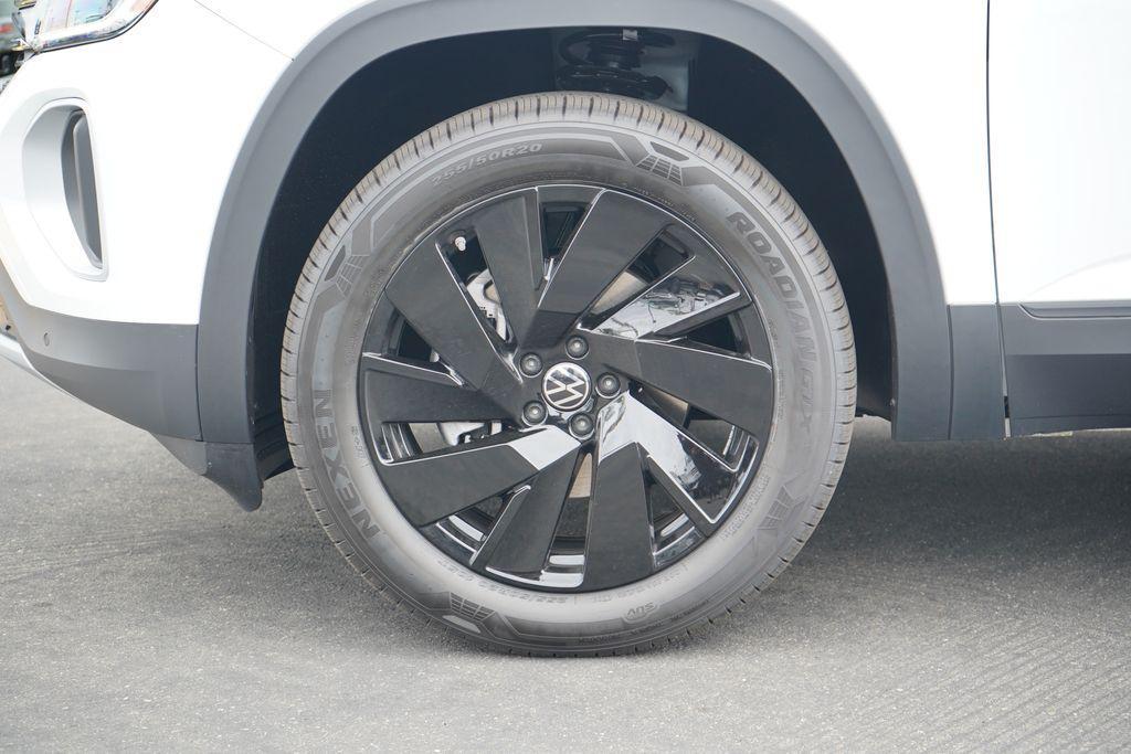 new 2025 Volkswagen Atlas car, priced at $45,486