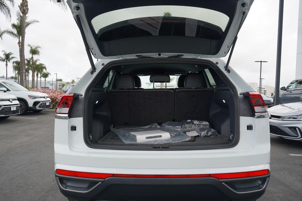 new 2025 Volkswagen Atlas Cross Sport car, priced at $41,216
