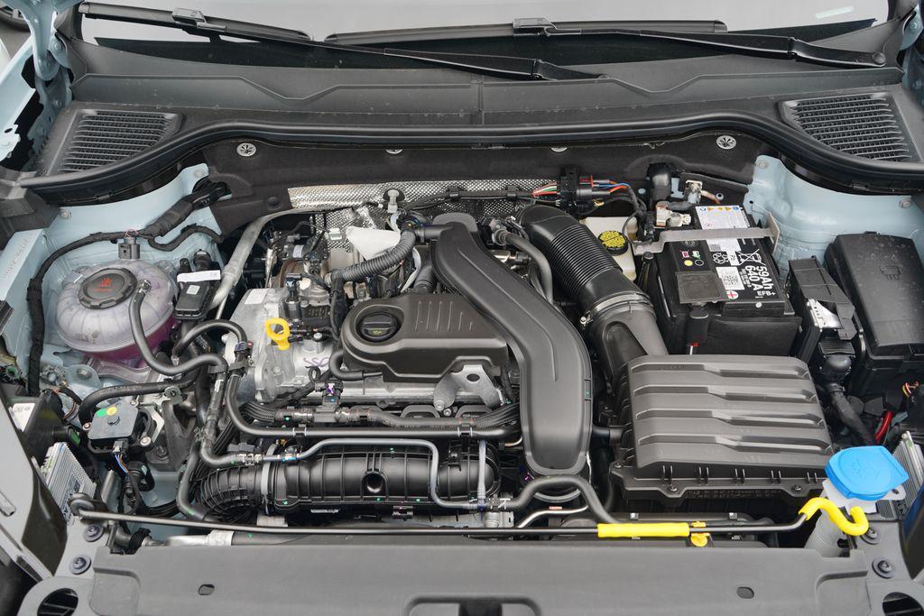 new 2025 Volkswagen Taos car, priced at $33,400