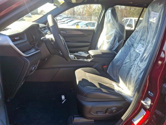 new 2025 Jeep Grand Cherokee car, priced at $46,530