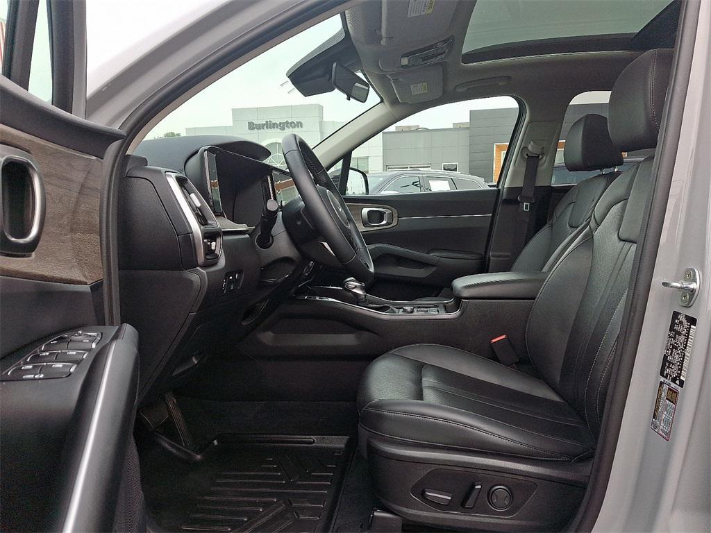 used 2022 Kia Sorento car, priced at $25,000