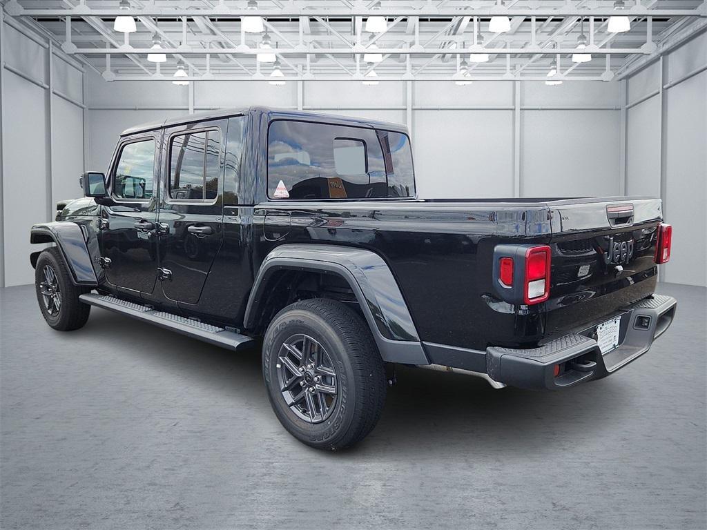 new 2025 Jeep Gladiator car, priced at $52,365
