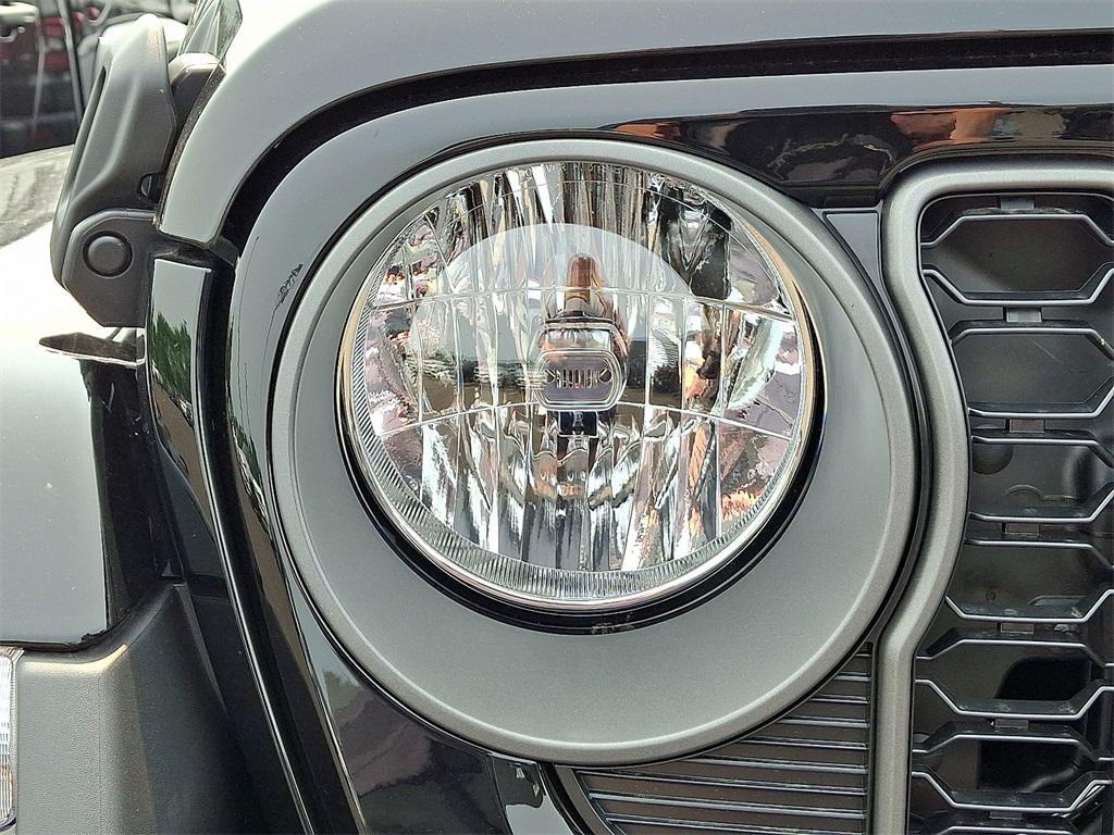 new 2025 Jeep Gladiator car, priced at $52,365