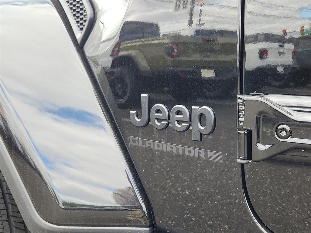 new 2025 Jeep Gladiator car, priced at $52,365