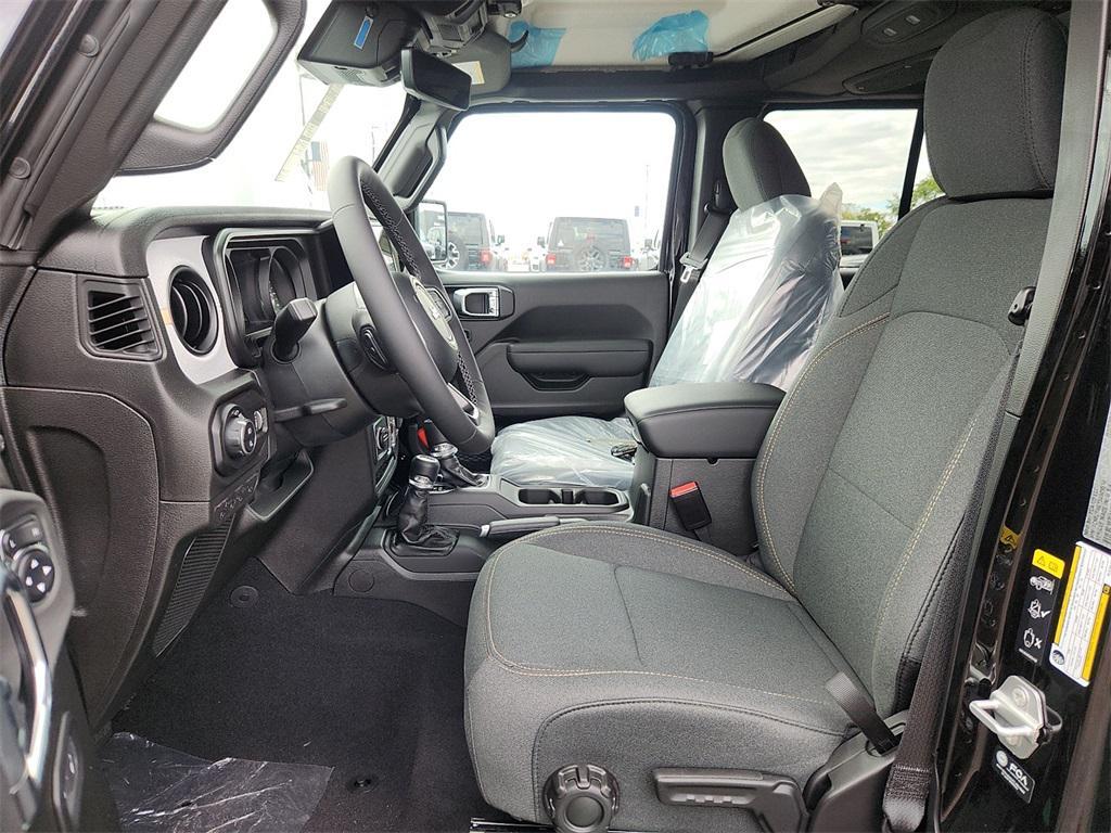 new 2025 Jeep Gladiator car, priced at $52,365