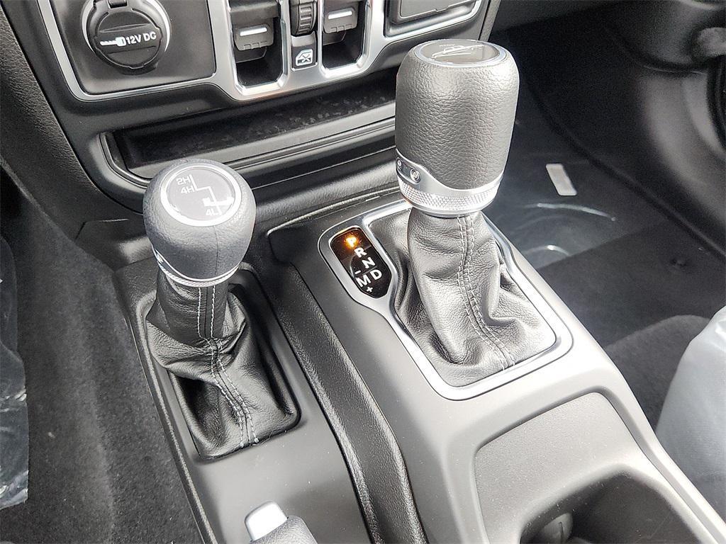 new 2025 Jeep Gladiator car, priced at $52,365