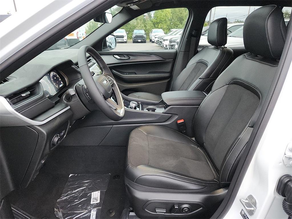 new 2025 Jeep Grand Cherokee L car, priced at $48,135