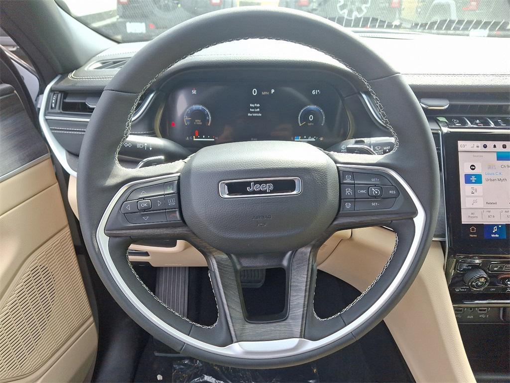 new 2025 Jeep Grand Cherokee car, priced at $49,215