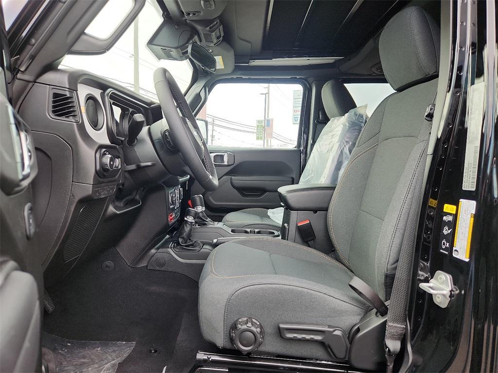 new 2025 Jeep Wrangler car, priced at $57,315