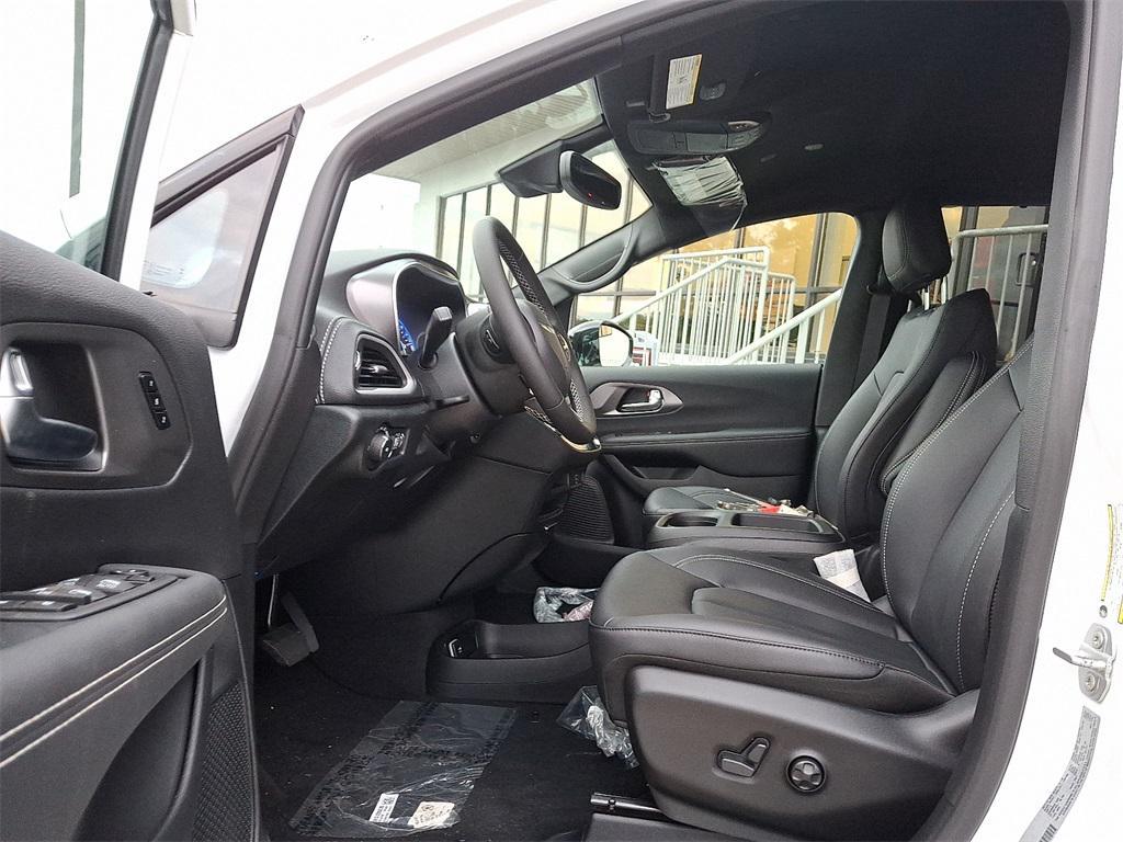 new 2026 Chrysler Pacifica car, priced at $47,065