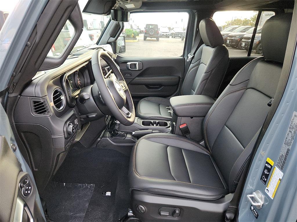 new 2025 Jeep Gladiator car, priced at $50,745