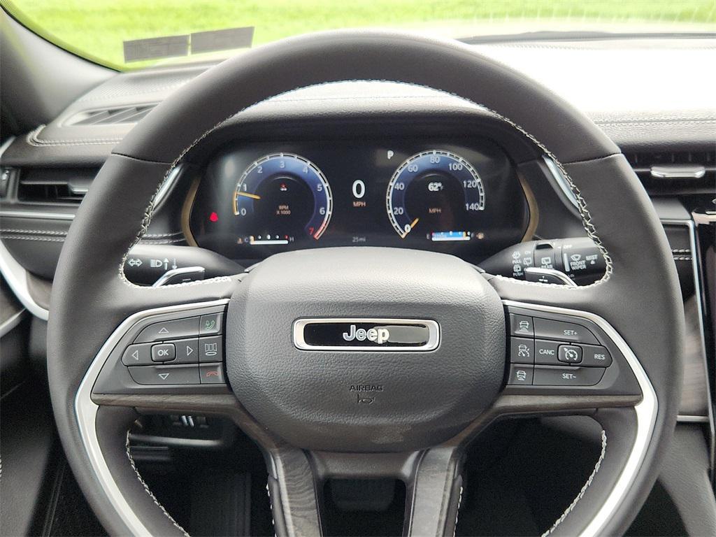 new 2025 Jeep Grand Cherokee car
