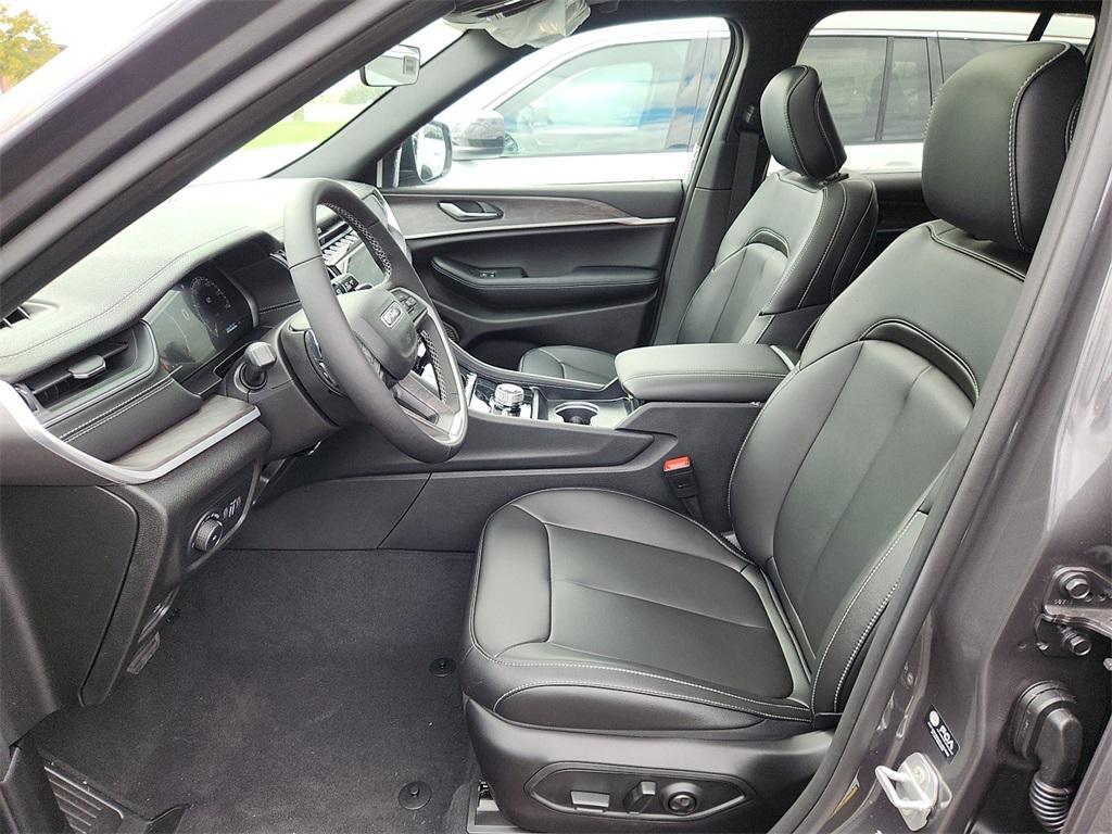 new 2025 Jeep Grand Cherokee car