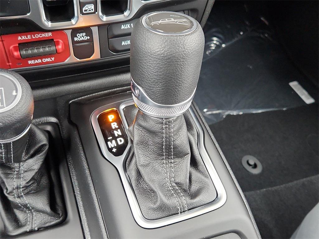 new 2025 Jeep Gladiator car, priced at $55,225