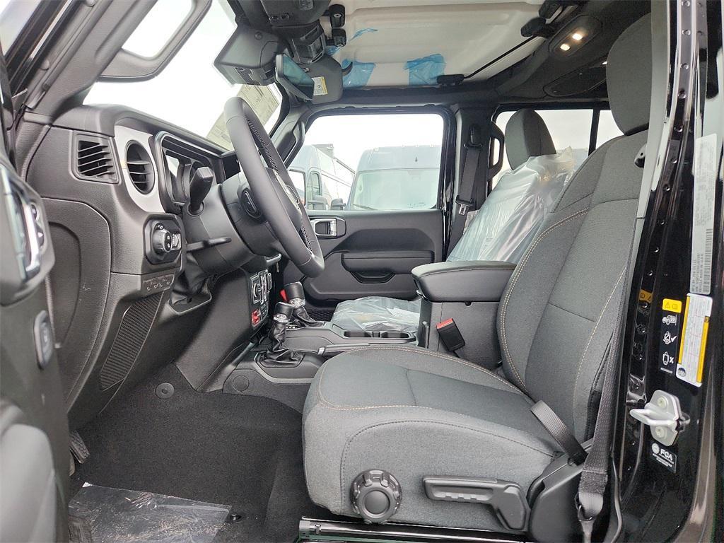 new 2025 Jeep Gladiator car, priced at $55,225