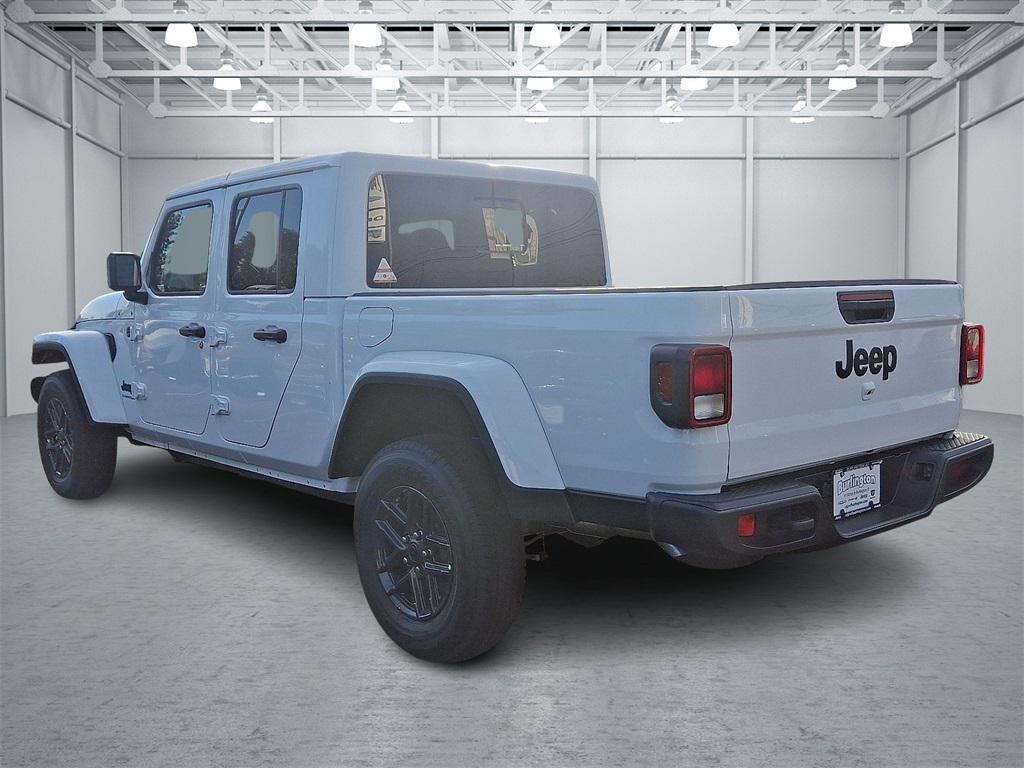 new 2025 Jeep Gladiator car, priced at $51,600
