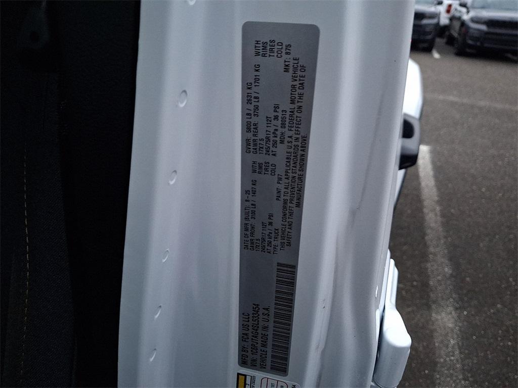 new 2025 Jeep Gladiator car, priced at $51,600