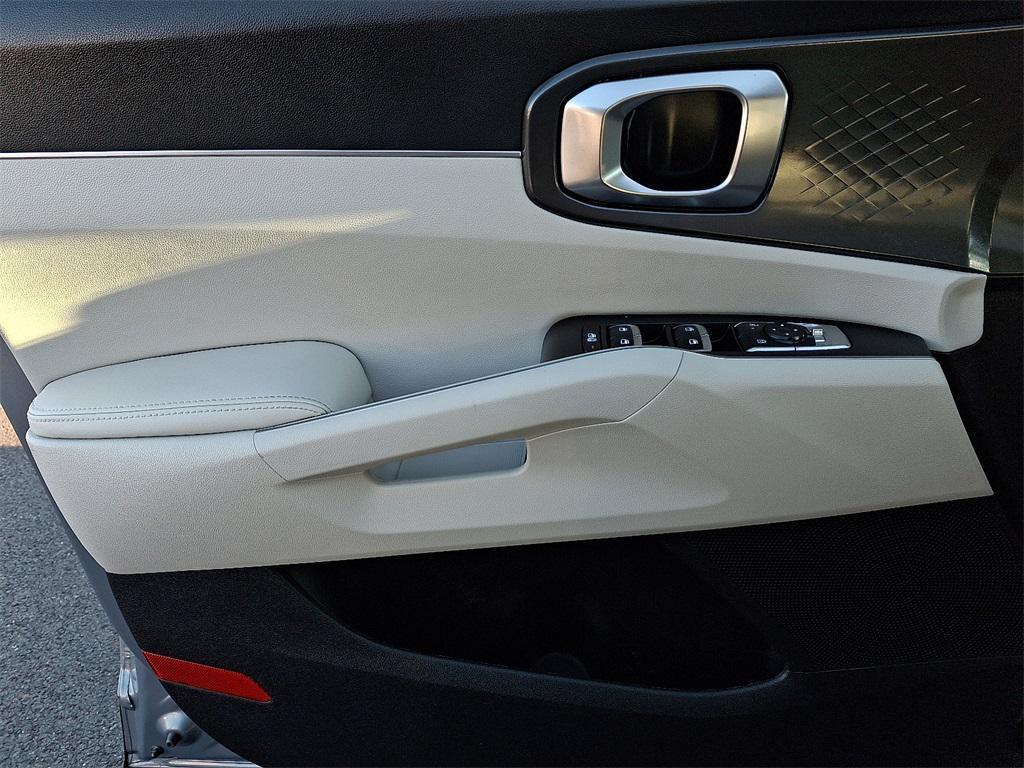 used 2025 Kia Sorento car, priced at $32,500