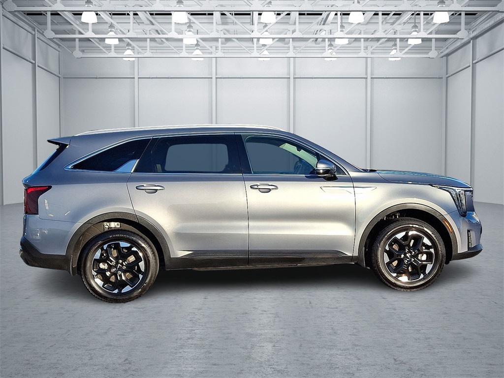 used 2025 Kia Sorento car, priced at $32,500