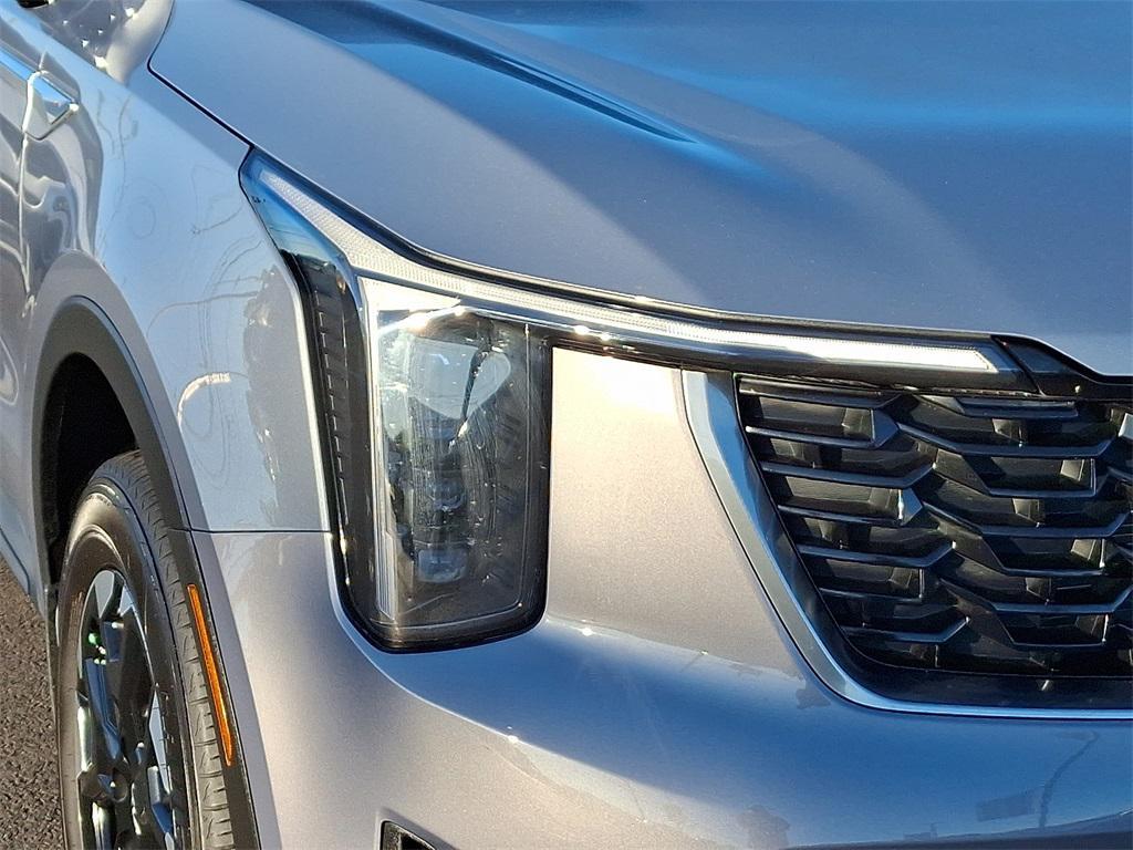 used 2025 Kia Sorento car, priced at $32,500