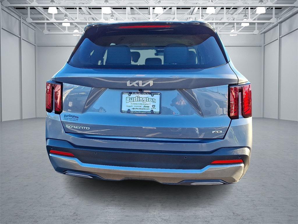 used 2025 Kia Sorento car, priced at $32,500