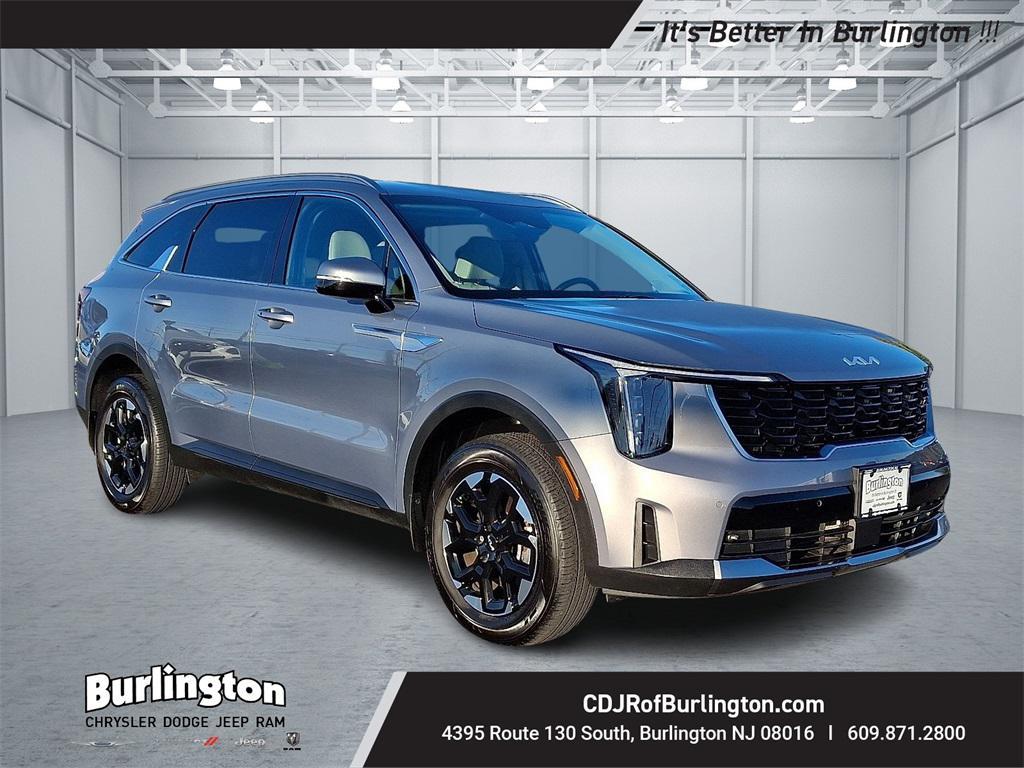 used 2025 Kia Sorento car, priced at $32,500