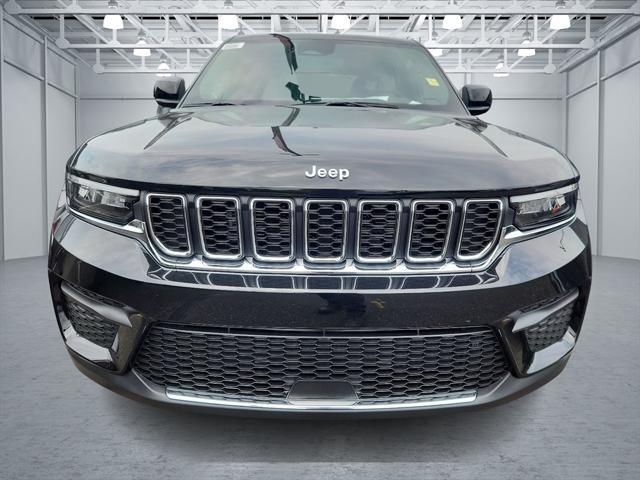 new 2024 Jeep Grand Cherokee car, priced at $42,425