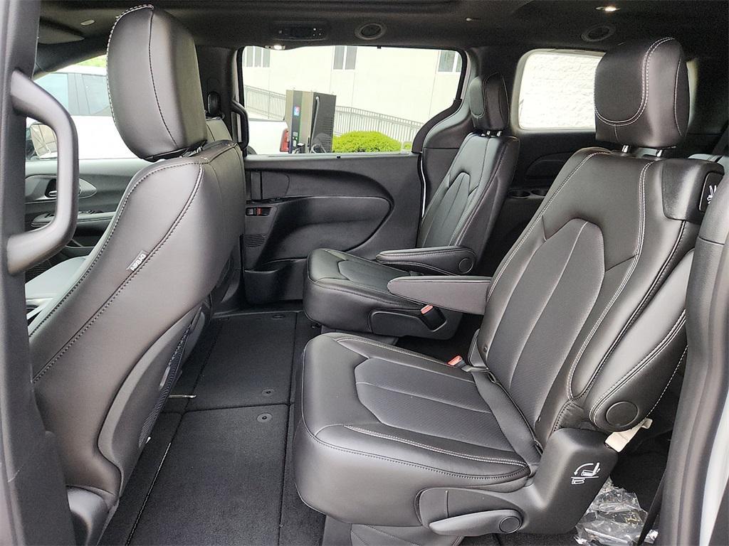 new 2026 Chrysler Pacifica car, priced at $48,280