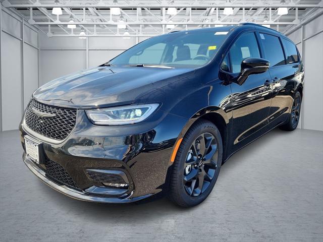 new 2024 Chrysler Pacifica car, priced at $55,610