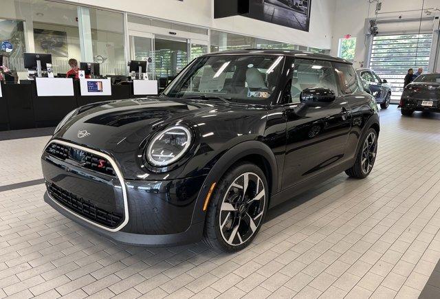 new 2025 MINI Hardtop car, priced at $38,295