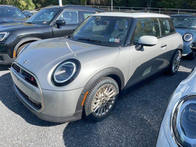 new 2025 MINI Hardtop car, priced at $38,605