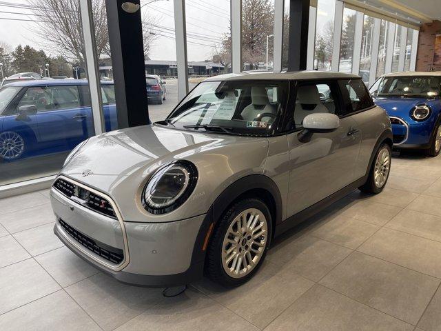 new 2025 MINI Hardtop car, priced at $38,605