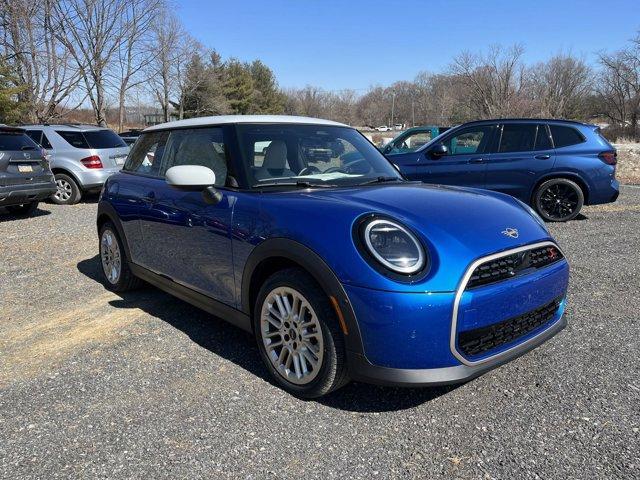 new 2025 MINI Hardtop car, priced at $35,980