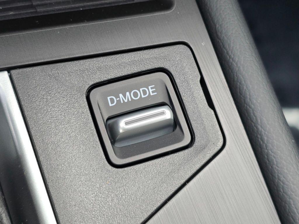 new 2025 Nissan Kicks car, priced at $27,018