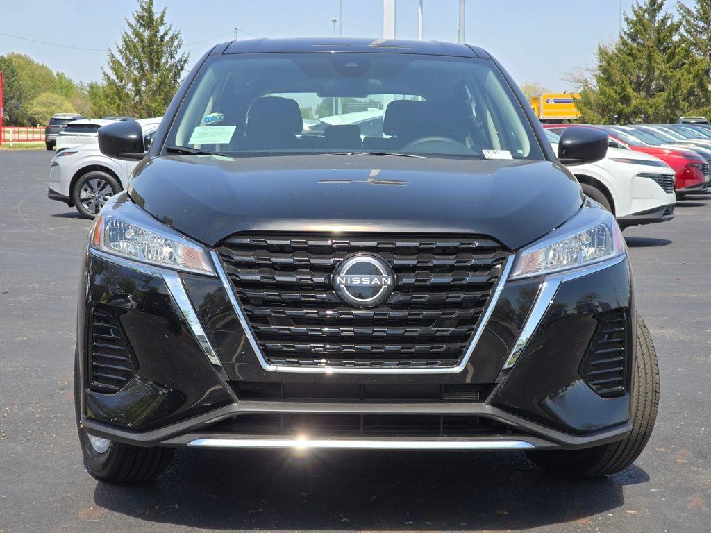 new 2025 Nissan Kicks Play car, priced at $23,579
